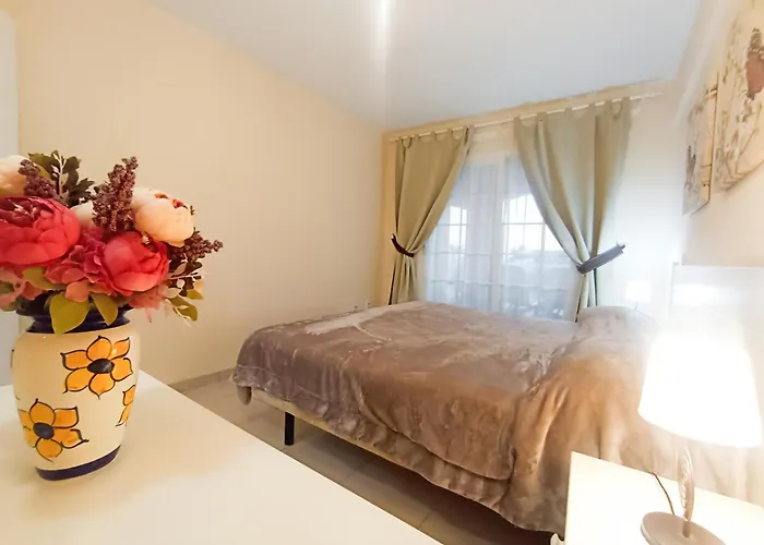 Veril Del Duque Spacious Terrace 아파트 아데제